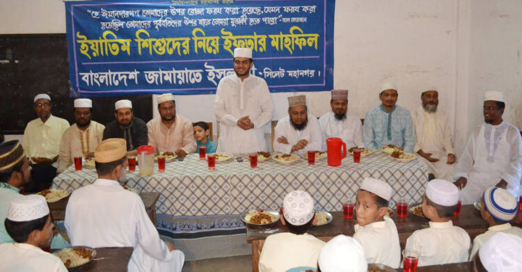 মাহে রমজান ধনী-দরিদ্রের বৈষম্য দুর করে অসহায় মানুষের কল্যানে কাজ করার শিক্ষা দেয় -এডভোকেট জুবায়ের