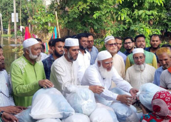কুশিঘাট সহ বিভিন্ন স্থানে বন্যার্তদের মাঝে জামায়াতের ত্রাণ বিতরণ