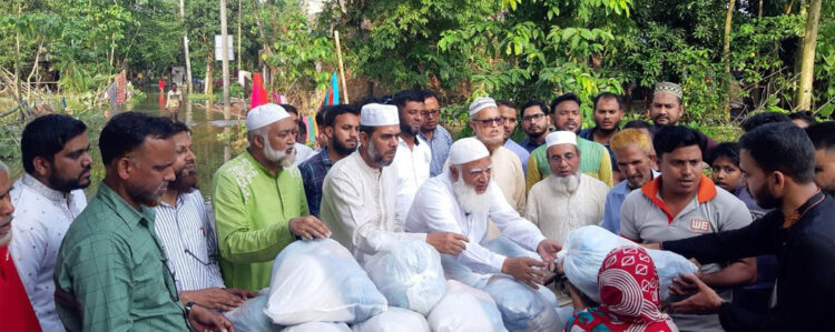 কুশিঘাট সহ বিভিন্ন স্থানে বন্যার্তদের মাঝে জামায়াতের ত্রাণ বিতরণ