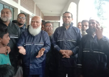 সিলেটে আমীরে জামায়াত ও ভারপ্রাপ্ত সেক্রেটারী জেনারেলের ত্রাণ বিতরণ