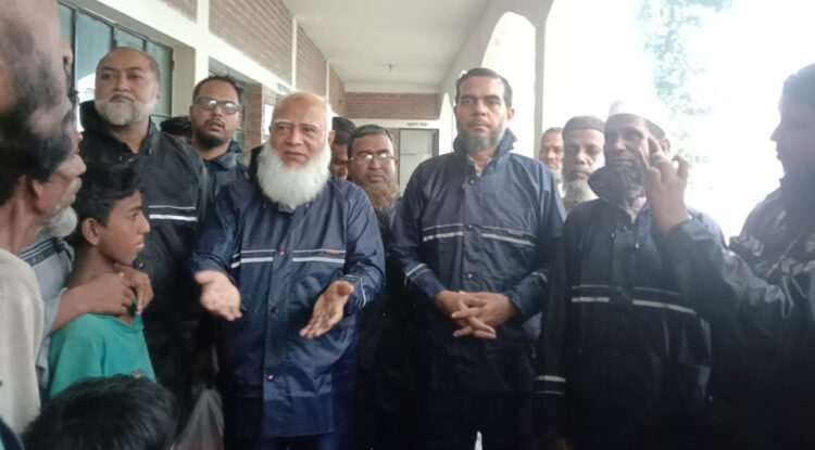 সিলেটে আমীরে জামায়াত ও ভারপ্রাপ্ত সেক্রেটারী জেনারেলের ত্রাণ বিতরণ