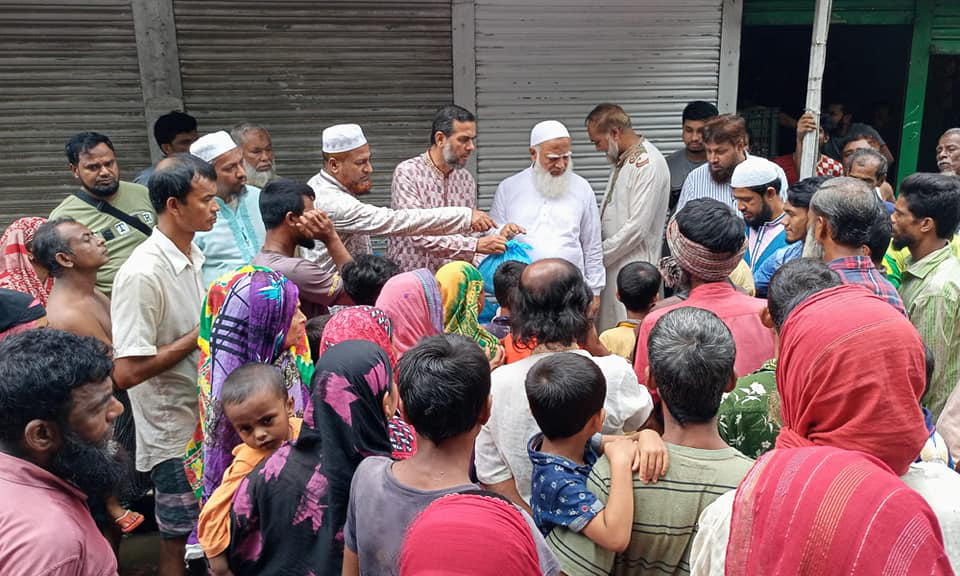 সিলেটে দিনভর আমীরে জামায়াতের ত্রাণ বিতরণ