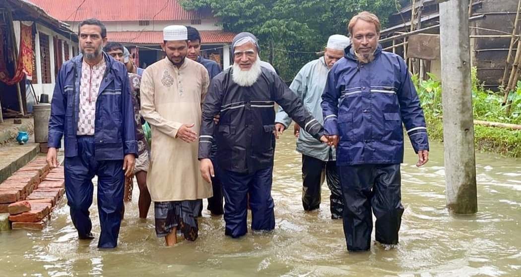 সিলেট সদর ও গোয়াইনঘাটে দিনভর আমীরে জামায়াতের ত্রাণ বিতরণ