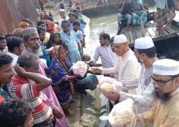 সুনামগঞ্জে জামায়াতের কেন্দ্রীয় ত্রাণ কমিটির ত্রাণ বিতরণ